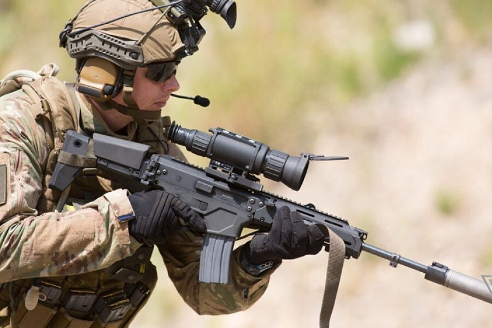 1507978499 lucznik radom fabrykabroni pl