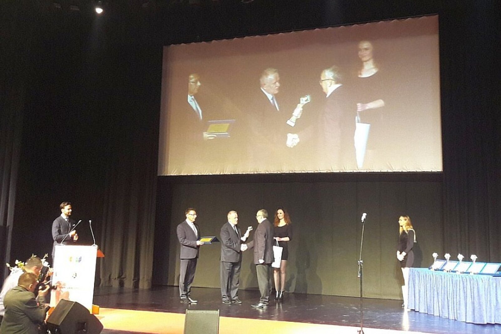 1508497548 bursztyny 2017 alvin gajadhur mib