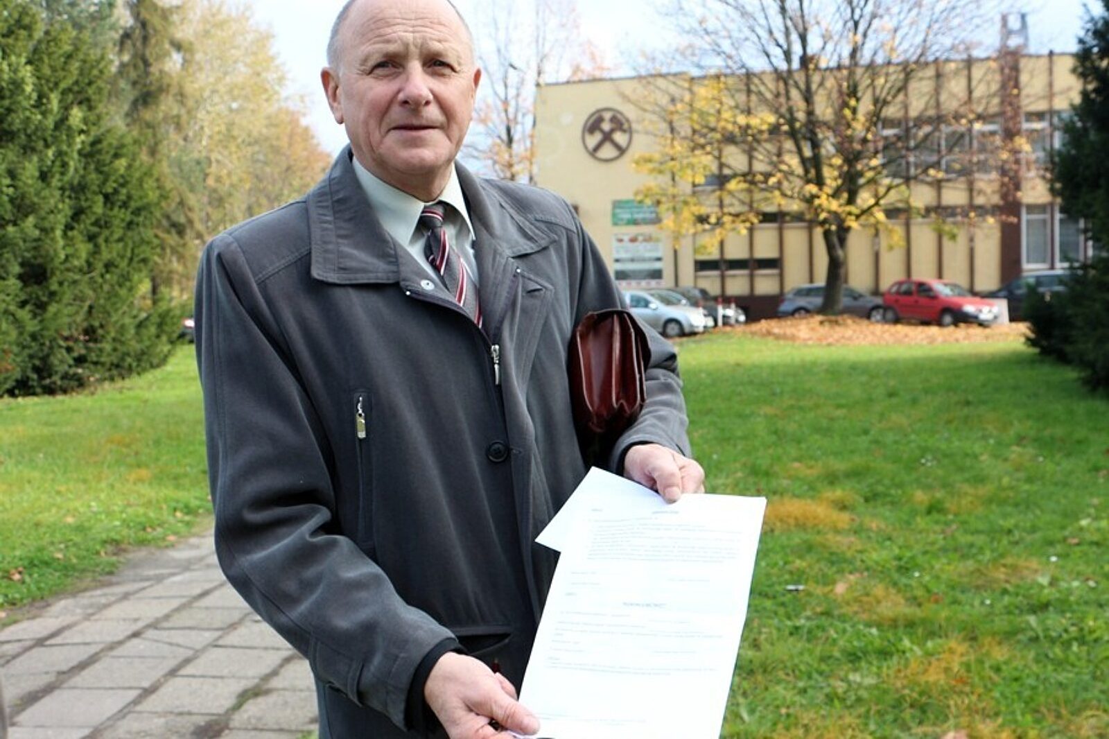 julian badziński, emeryt, kopalnia sośnica pierwszy dzień wydawania wniosków o wypłatę rekompensaty za utracony deputat