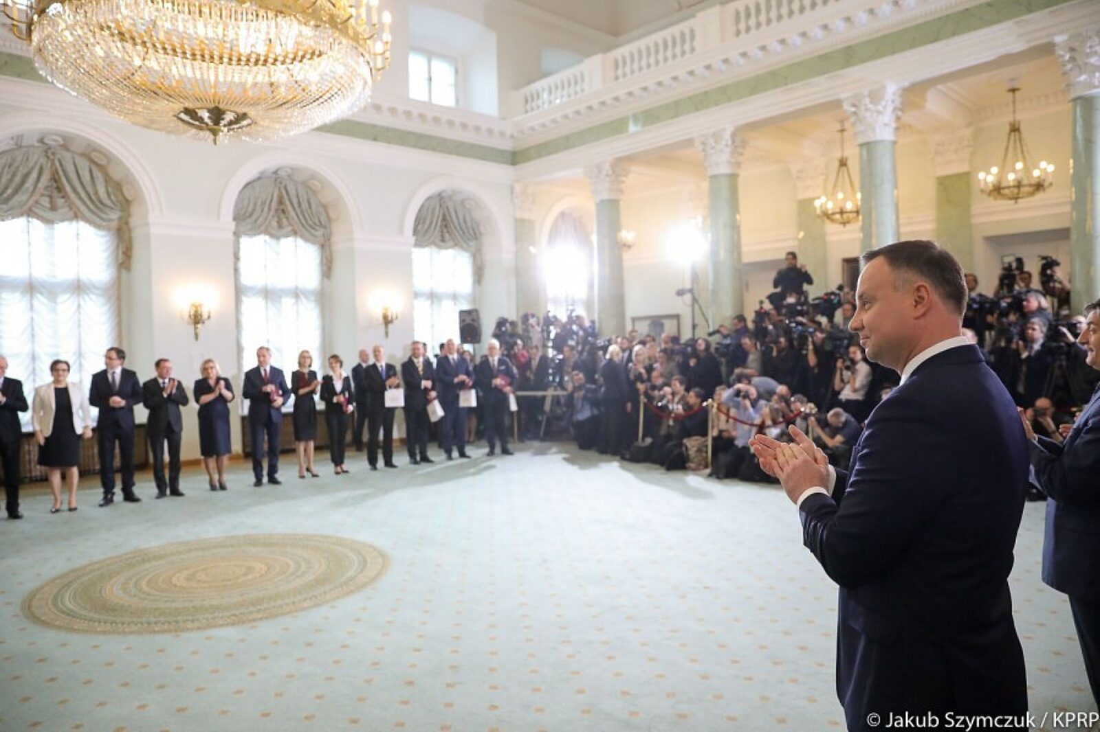 1515503369 dwnld1018318856