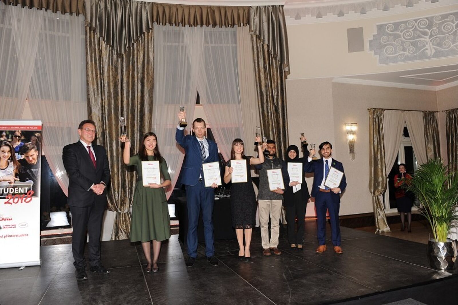 1517908319 studenciduze