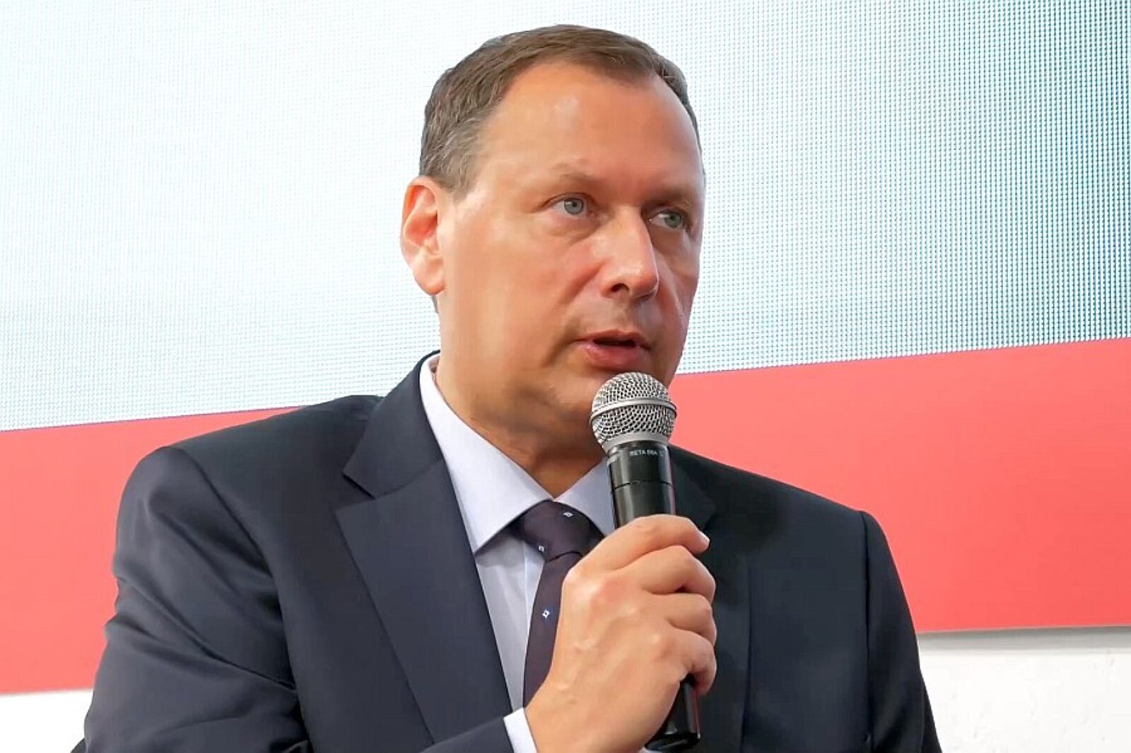 1527168632 andrzej kensbok arp