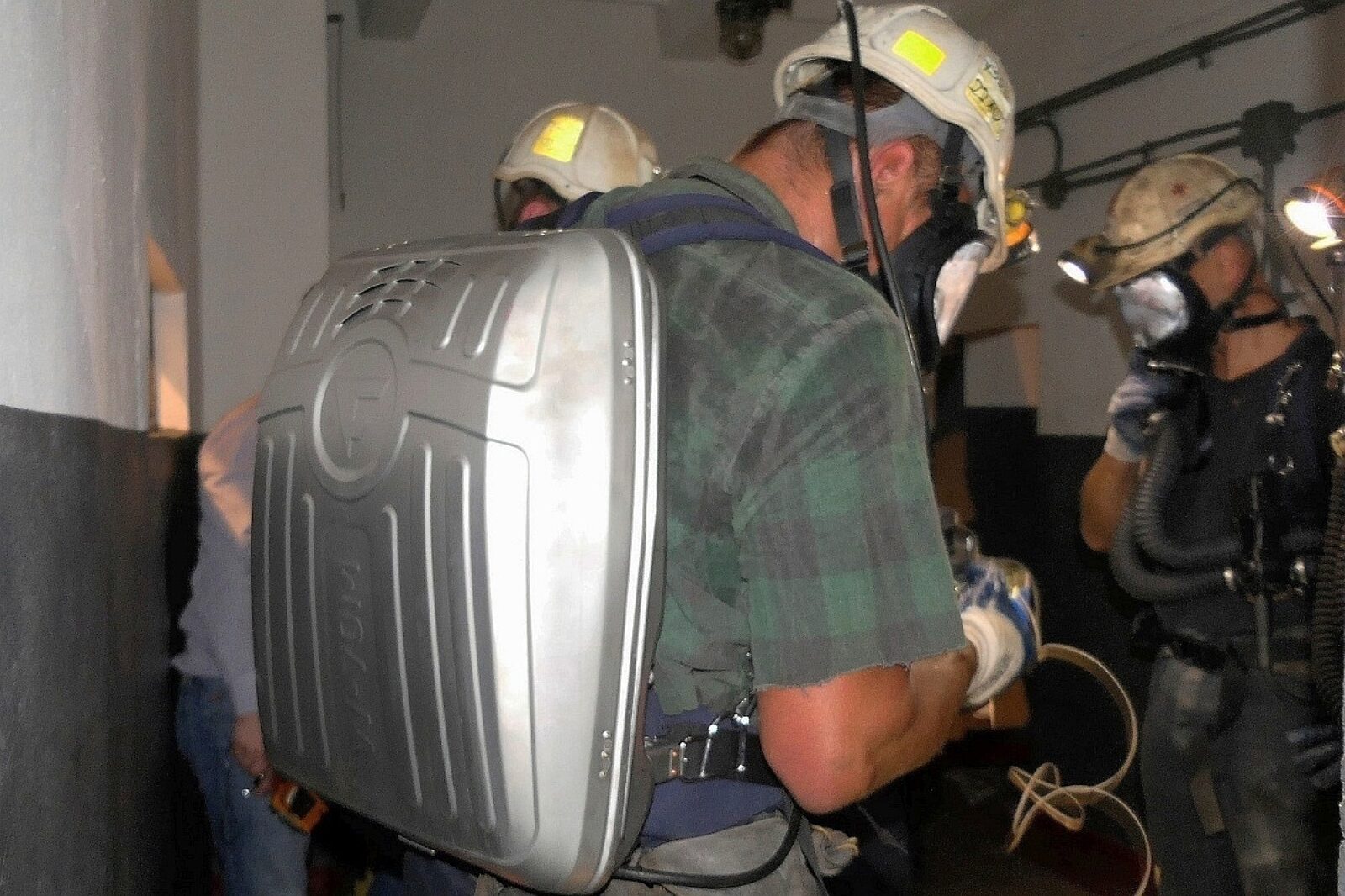 Ratownicy z W-70M na torze przeszkód