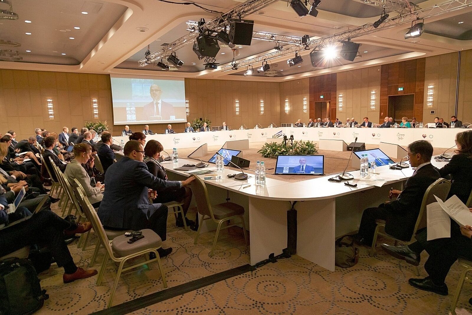 1540211926 business precop24 tw kurtyka