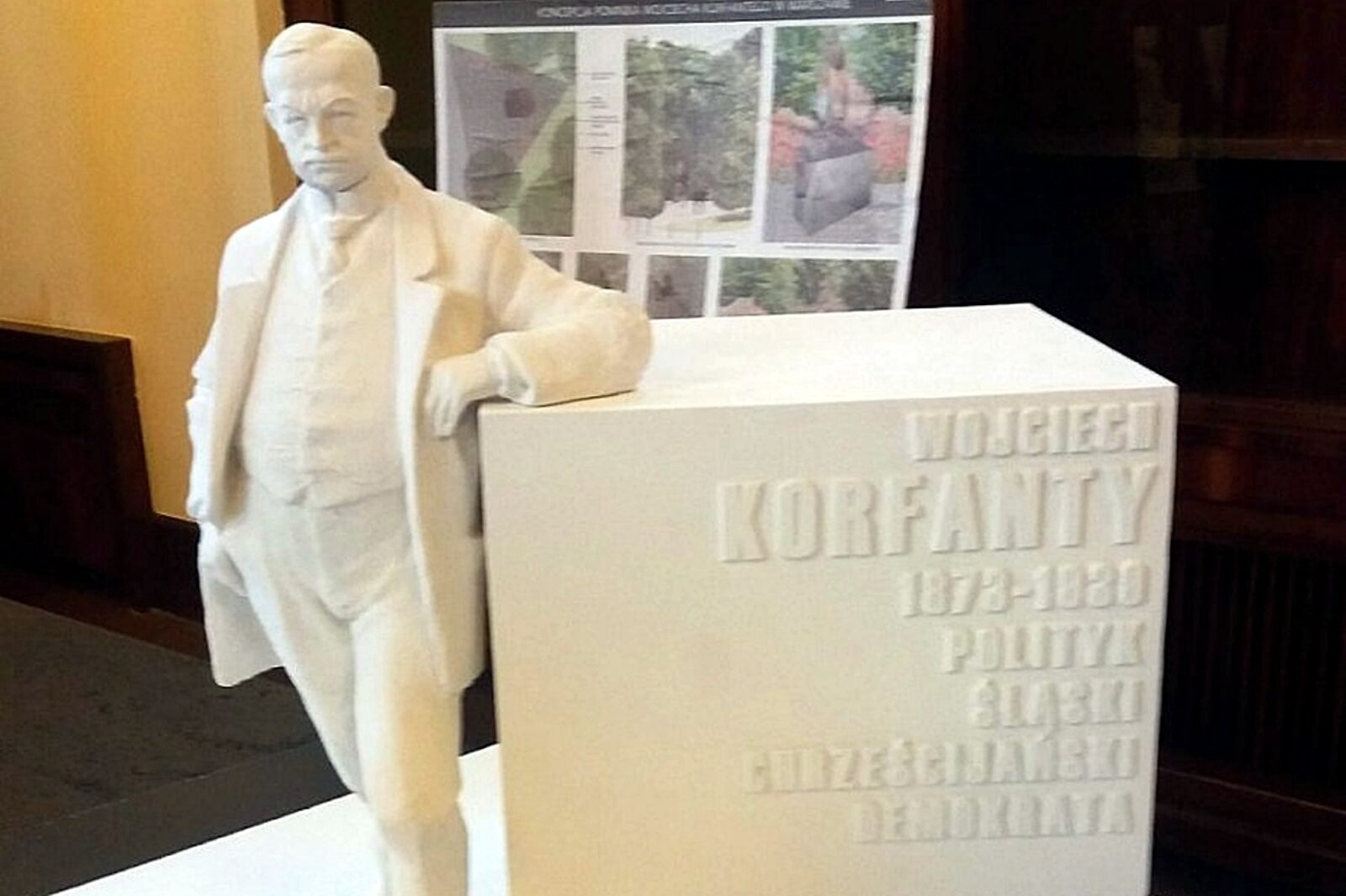 1540545163 projektkonkursowypomnikawojciechakorfantegoautorstwakarolabadyny