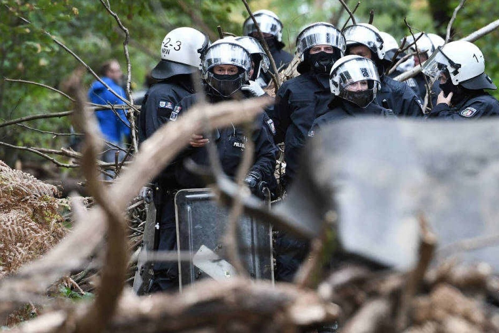 1545573765 policja hambach tw hambacher forst