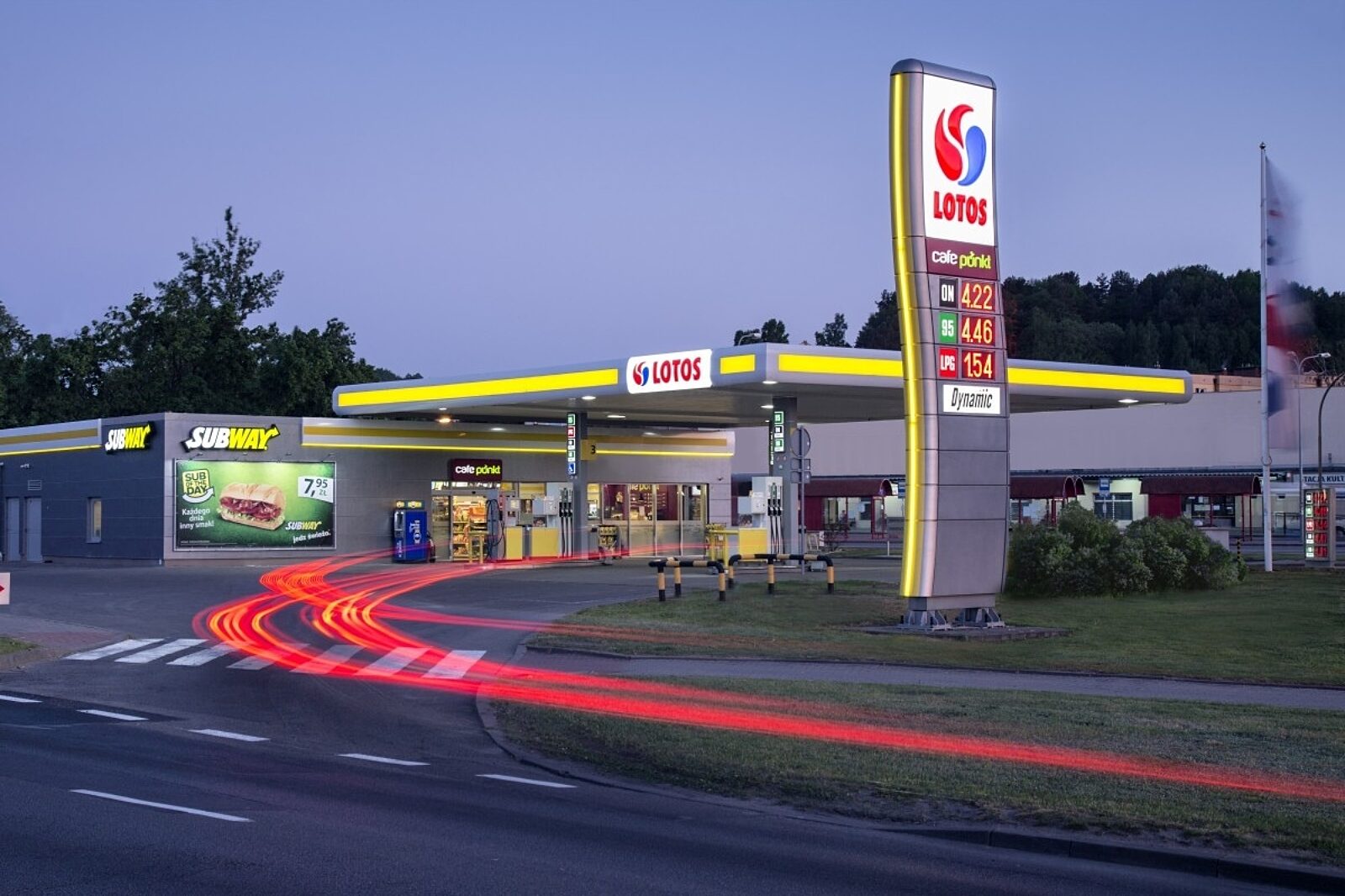 1549988954 stacja lotos1