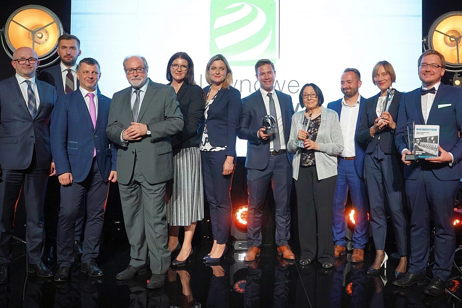 1556290692 platynowe megawaty tge