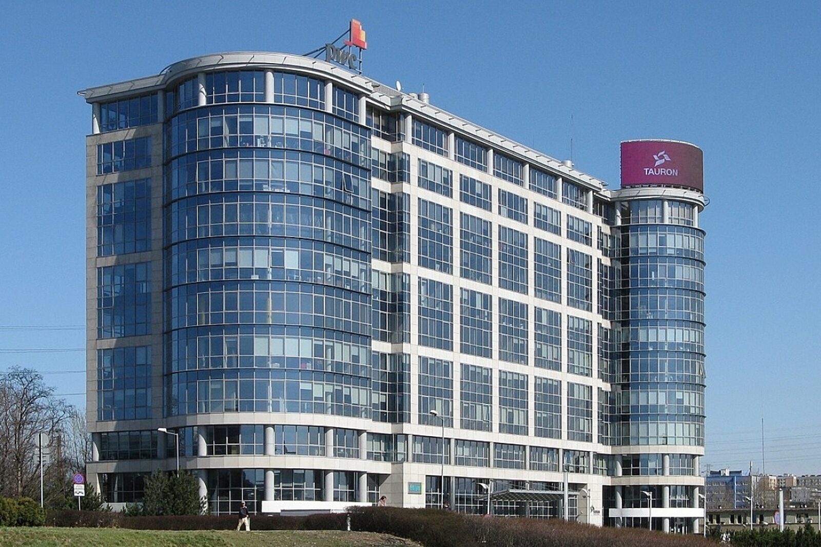 1560519118 1280px katowice business point wikipedia adrian tync