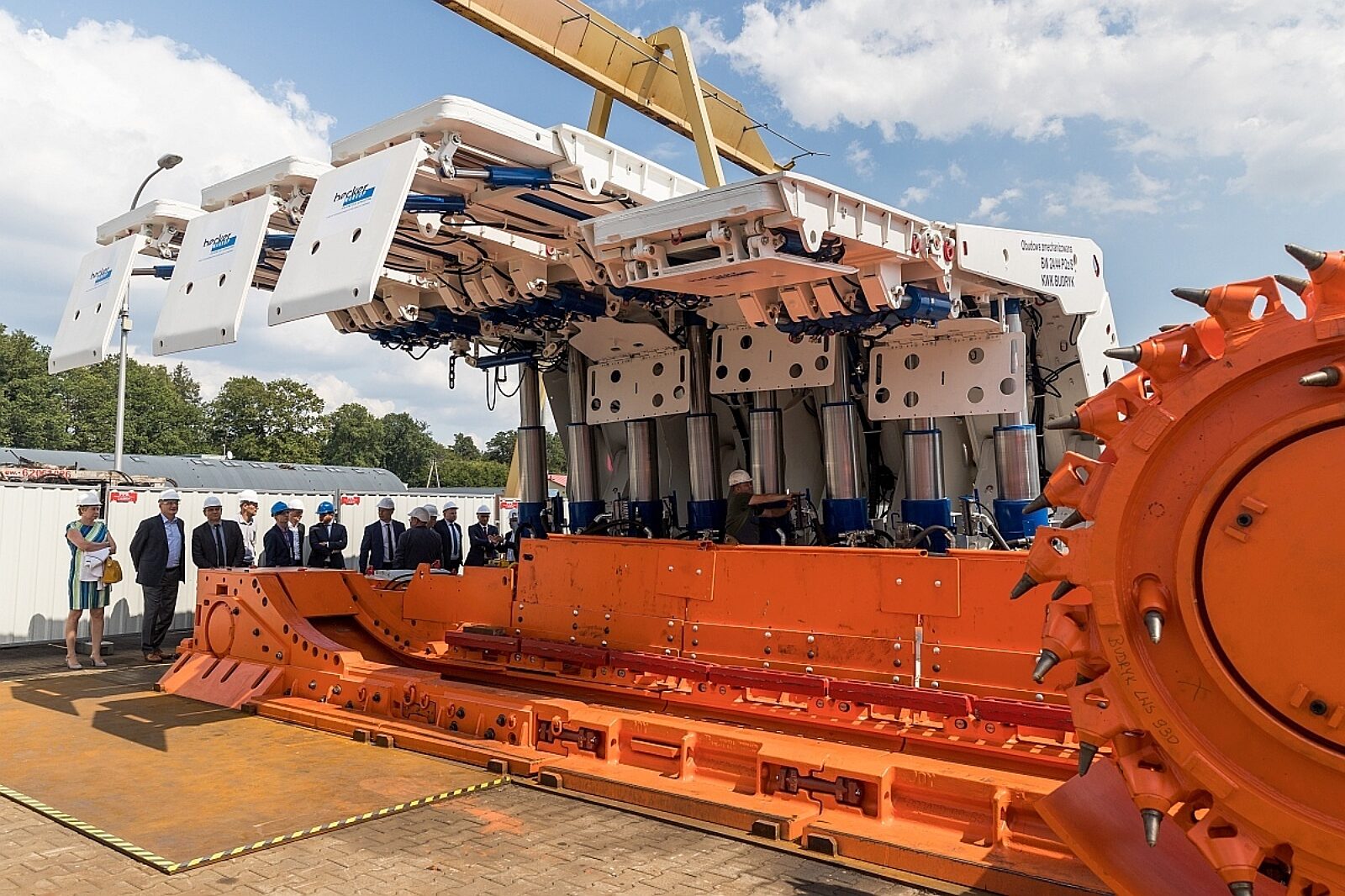 1565083372 kompleks b w jsw