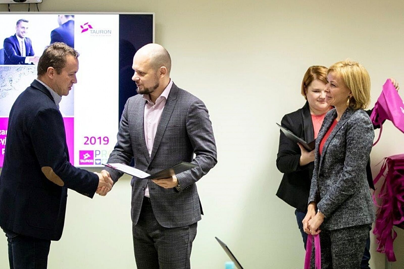 1575026980 tauronakademia