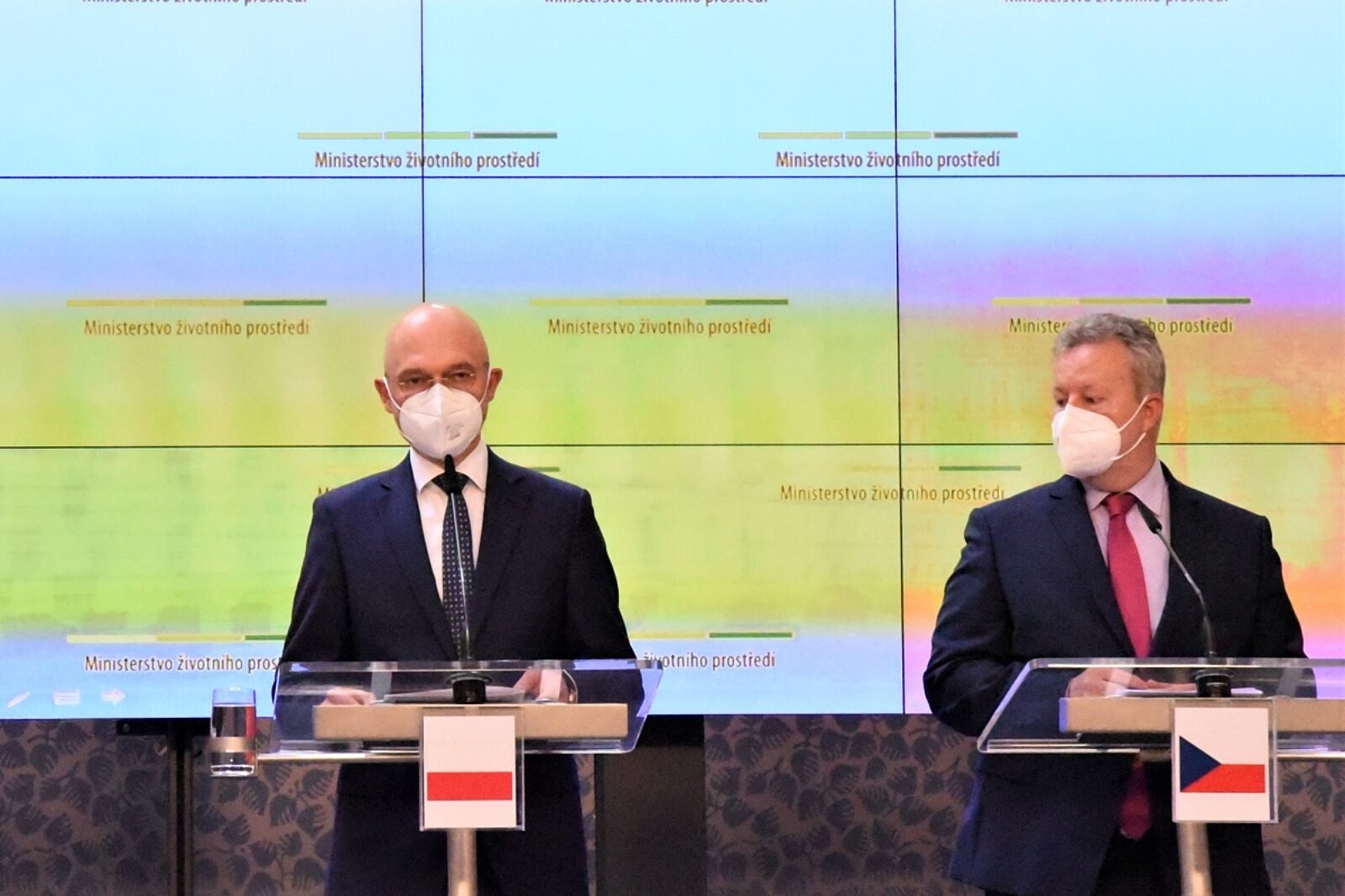 1623928436 kurtyka mkis