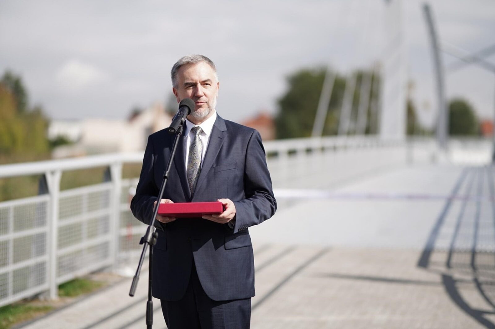 1631875076 marszalek2