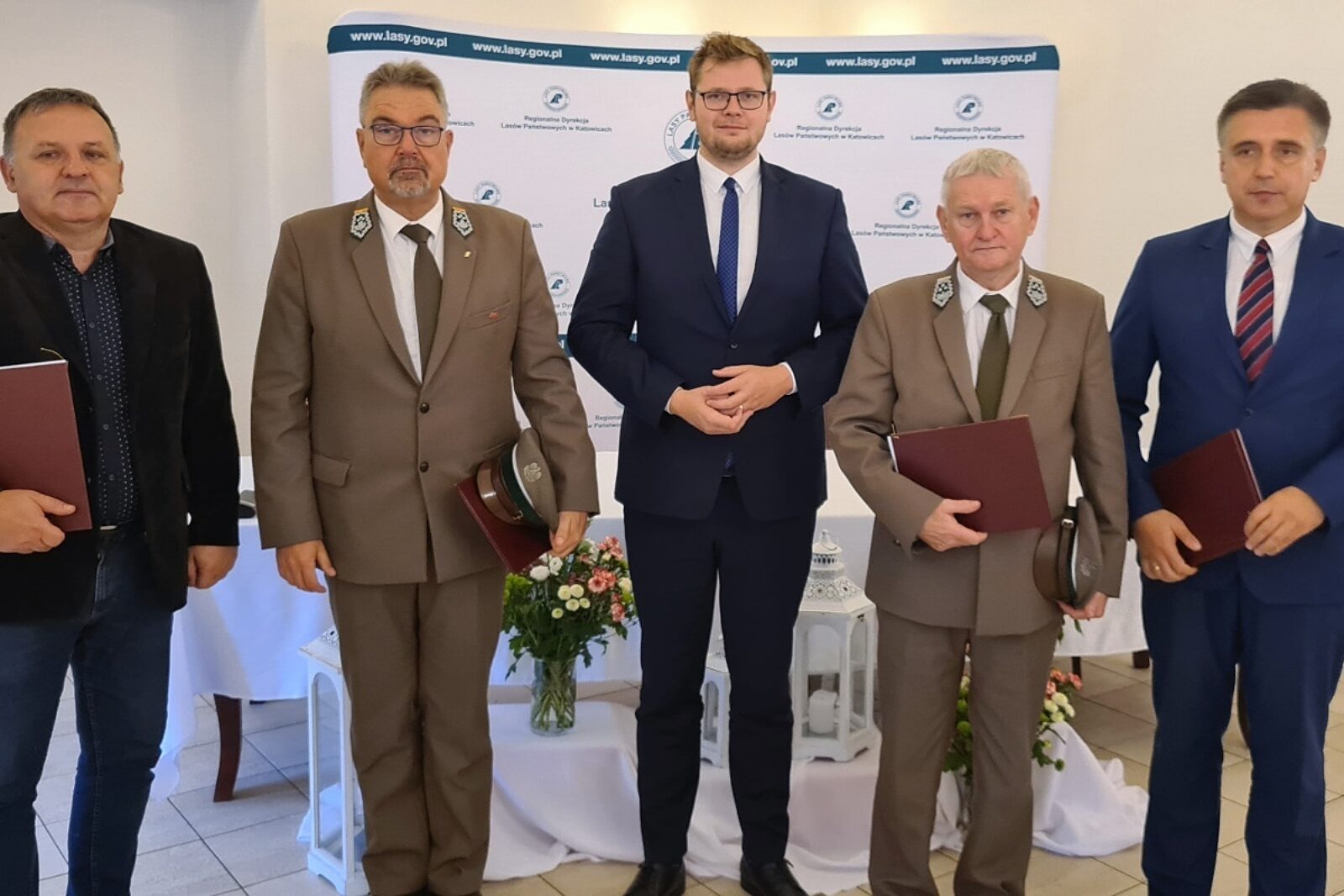 1632237401 20210920 083952