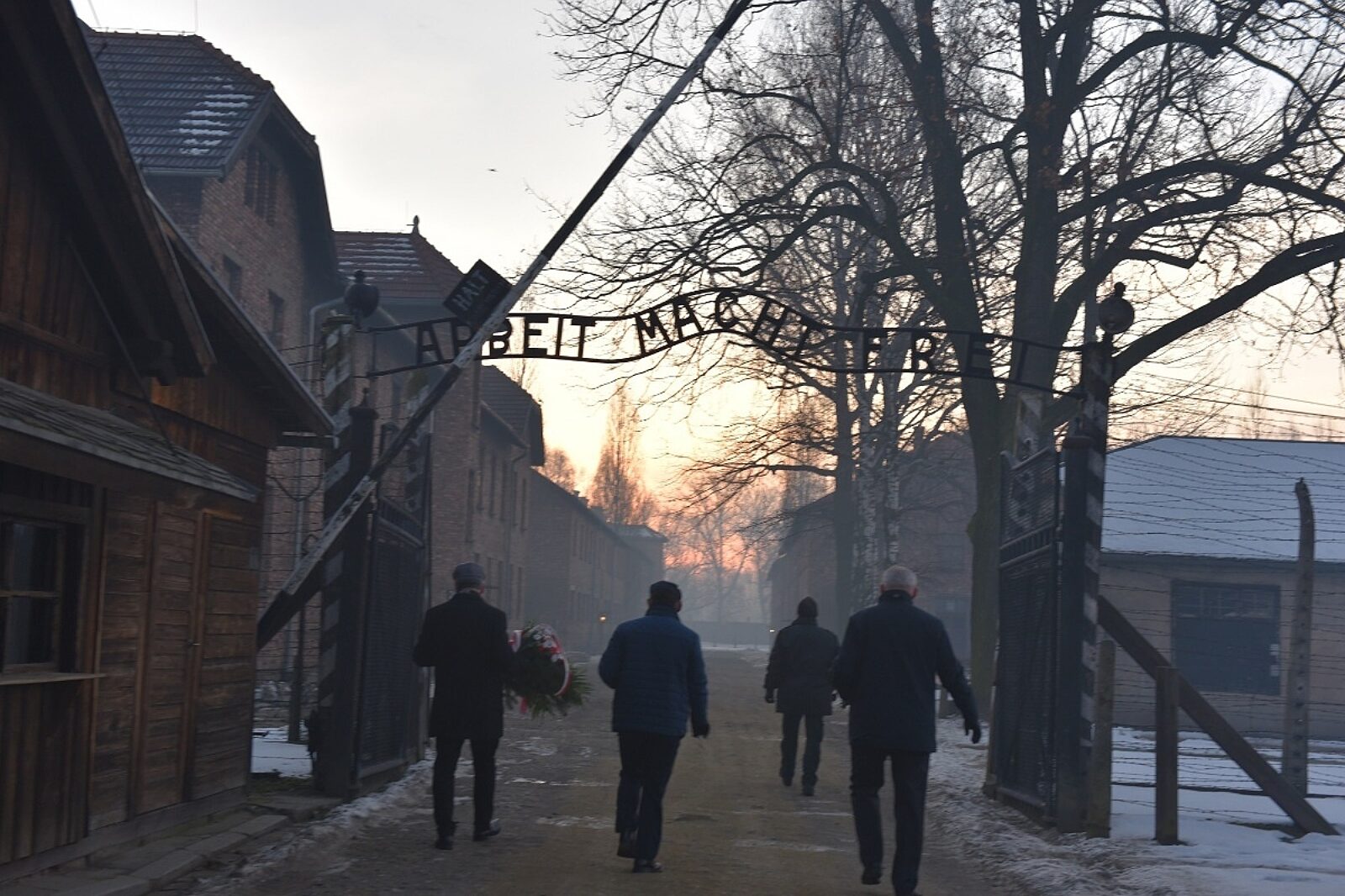 1642600990 auschwitz