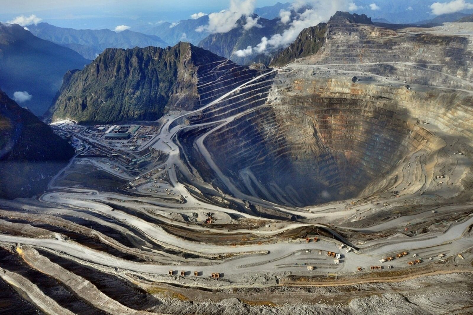 1659613056 grasberg freeport indonesia