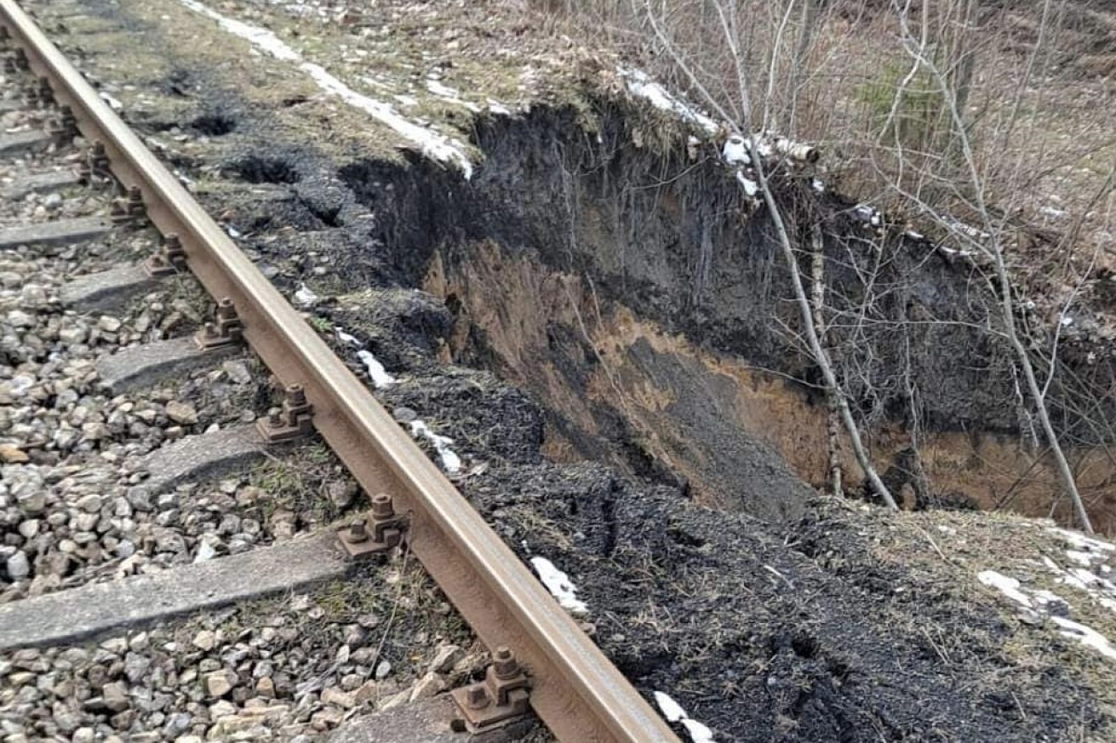 1678695978 zapadlisko os siersza