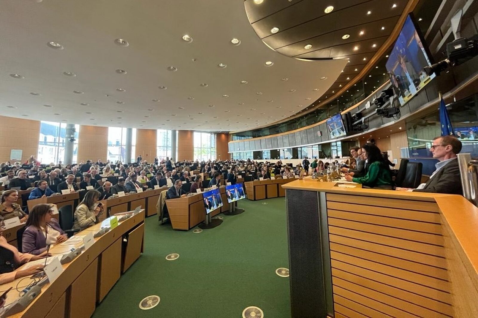 1682576466 europarlament gt