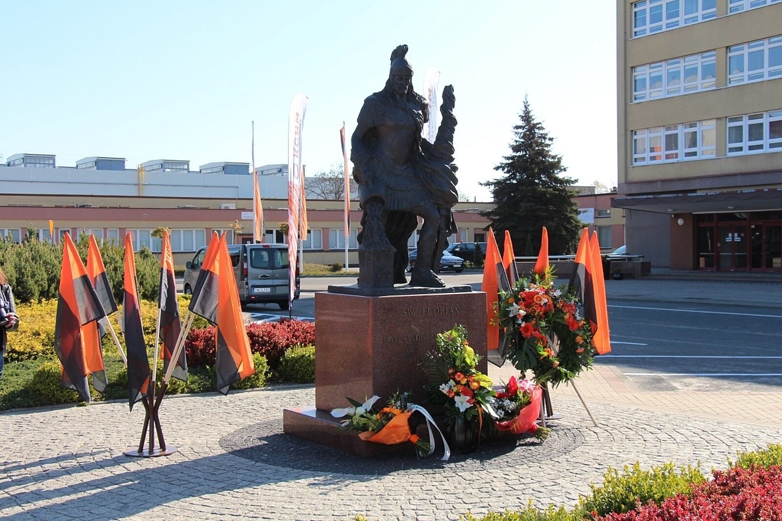 1683203328 huta kghm