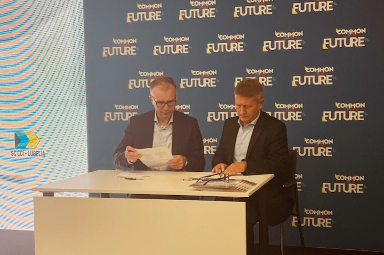 1695310218 grenevia famur