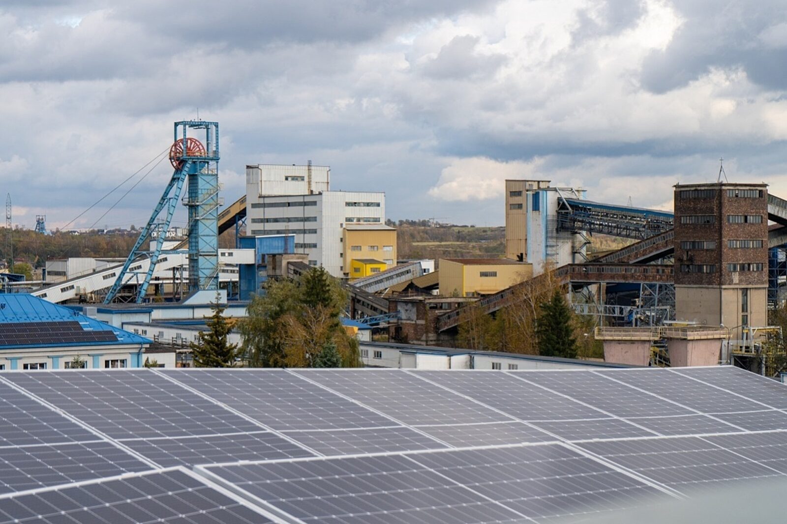 1700578104 panele tw