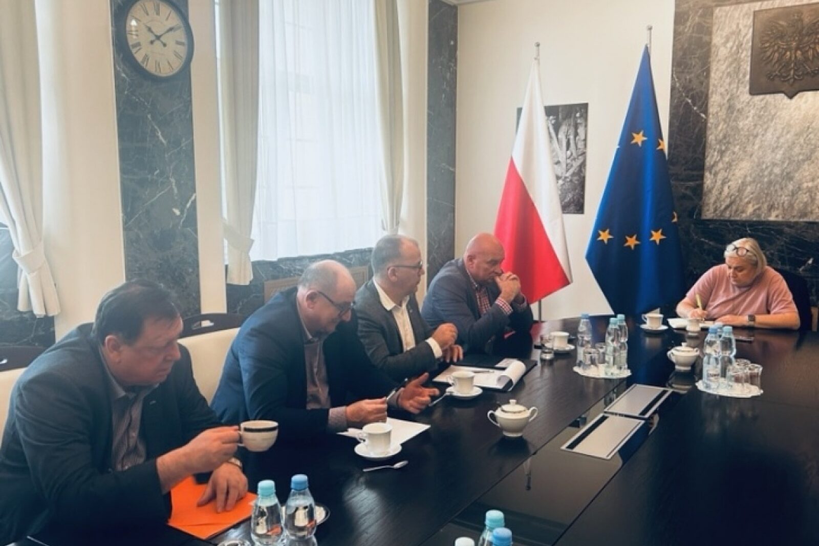 1712583645 fullsizer001