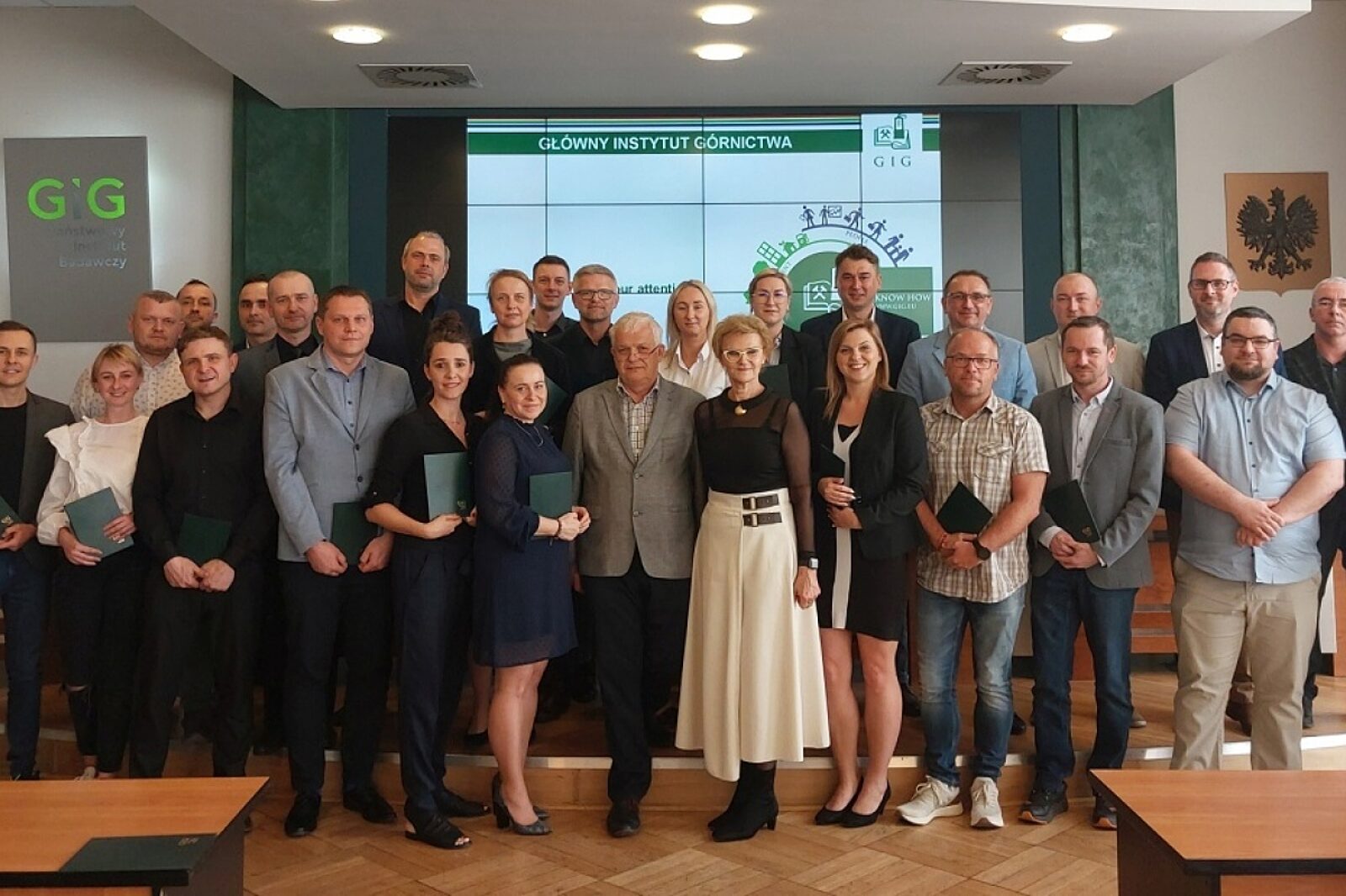 1713361424 studia gig