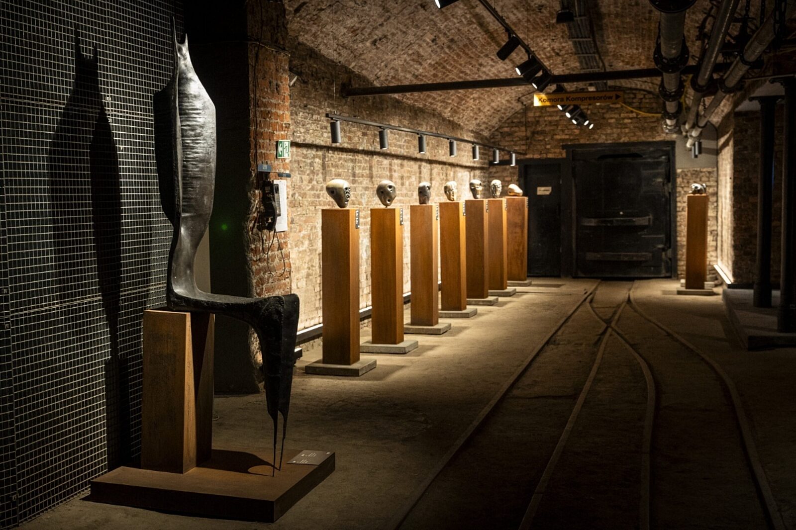 1713368807 beksinski