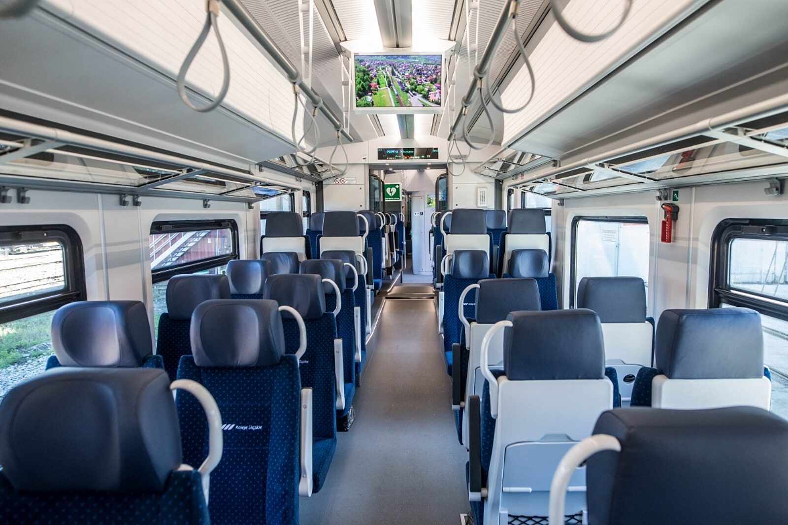 1715153395 kolejeslaskiewagon