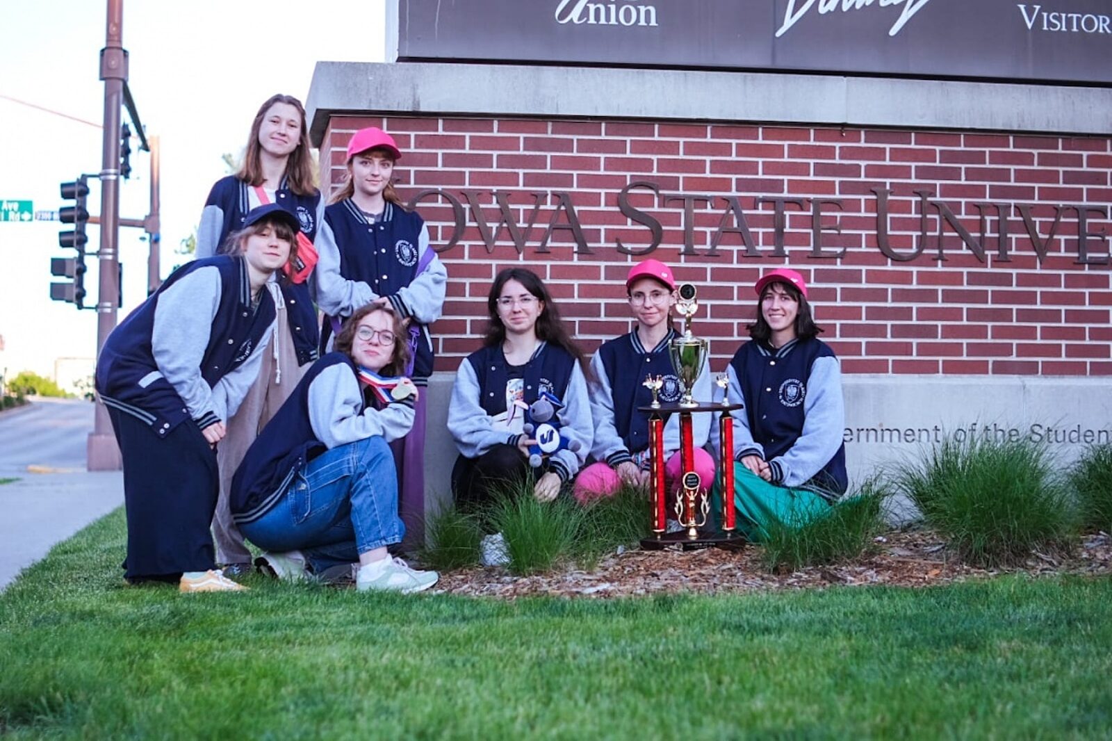 1716897307 odysejaumyslu1