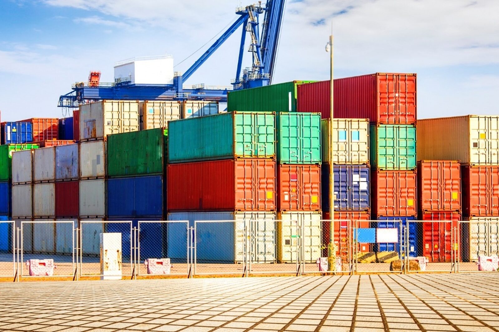 1734007451 kontenerymagazynowe