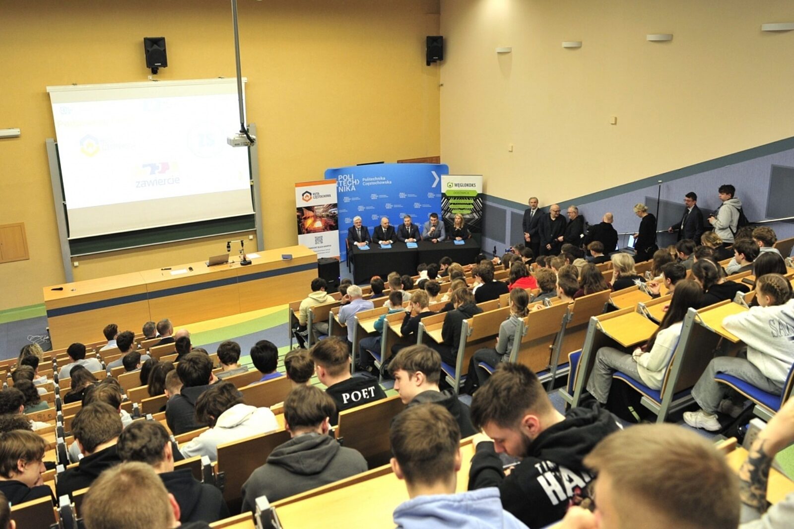 1741103905 politechnika