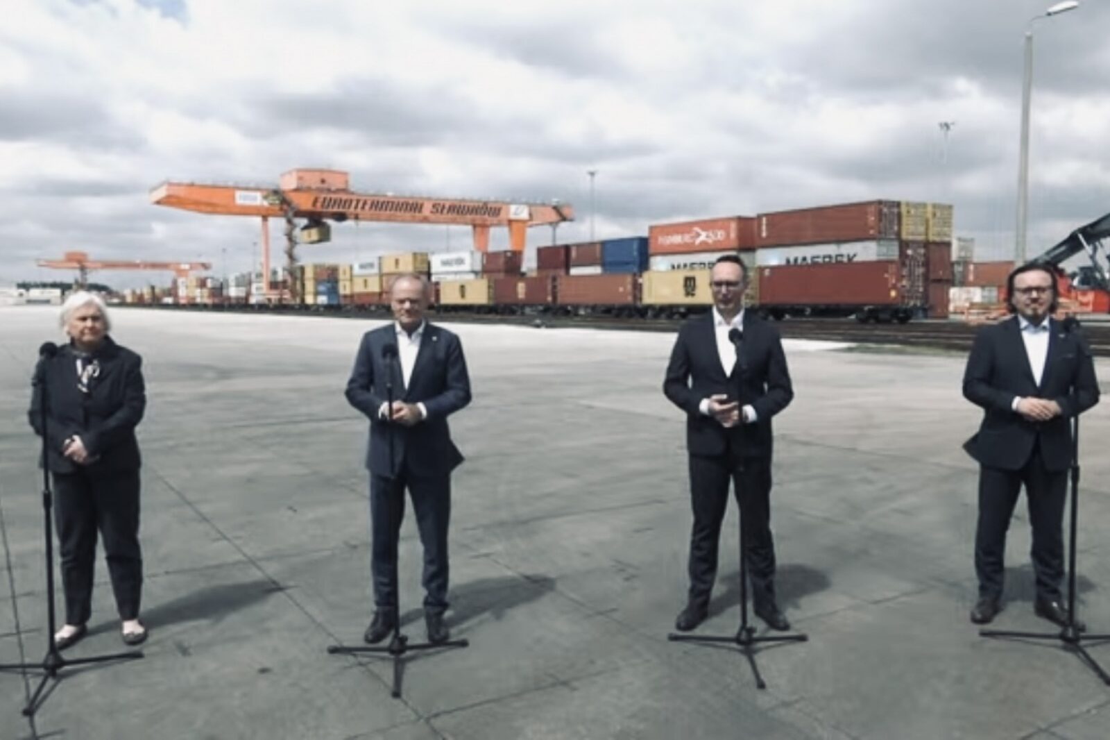 1748255921 premierweuroterminalu