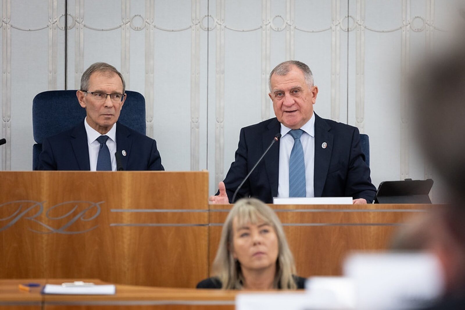 1751009414 bprezydencidziubaifr