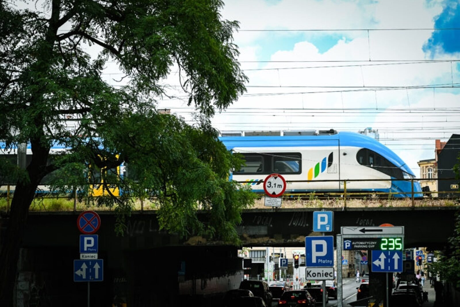 1758273487 katowice elf