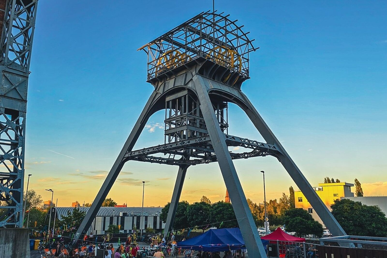 1758529760 60 896562