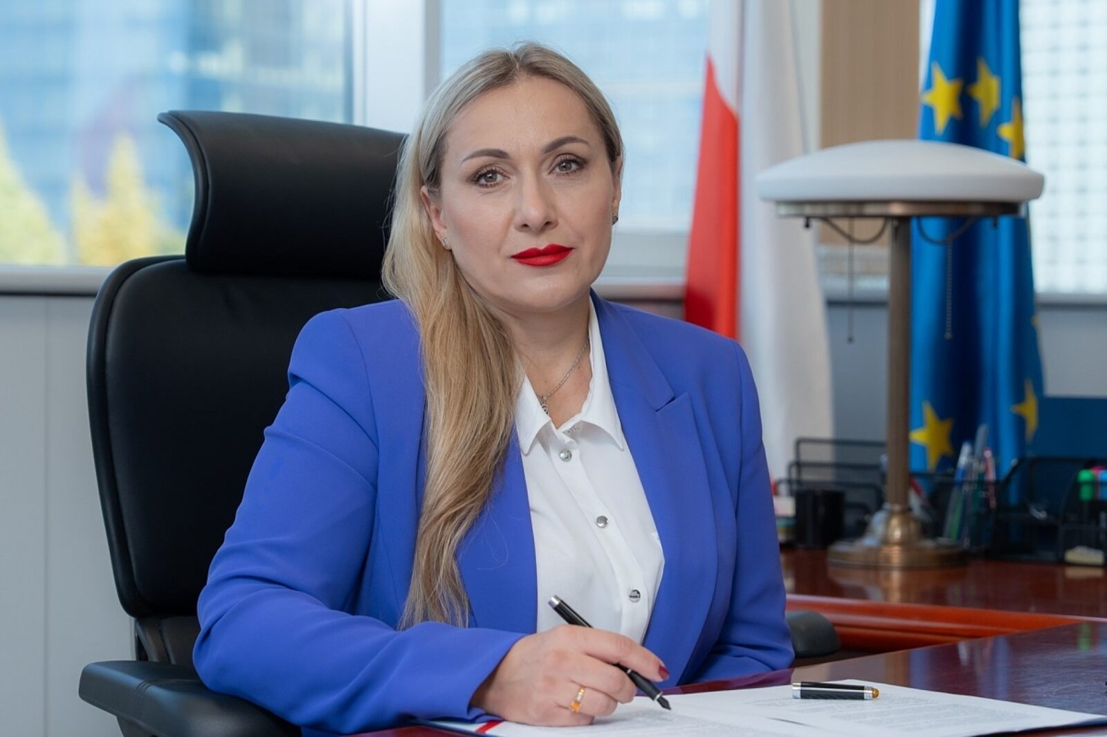 1764168209 renatamroczekure 1