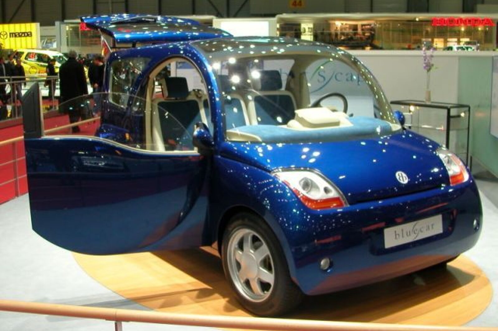 Bluecar bollore wikimedia org