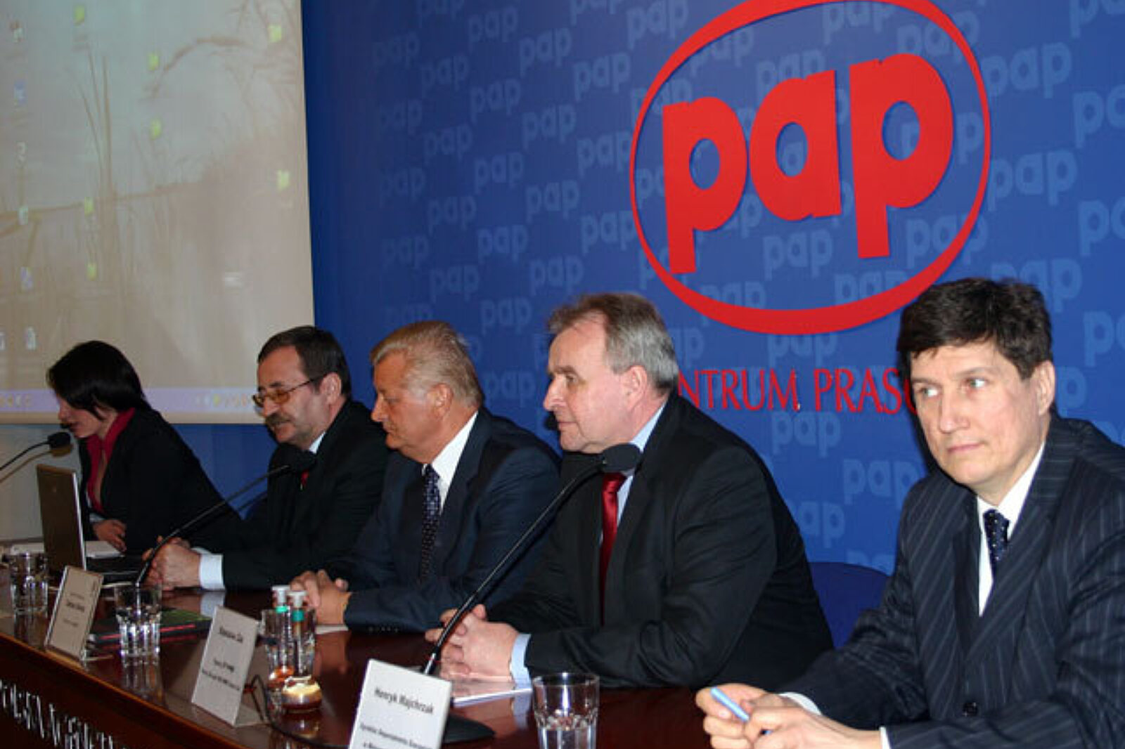 Brunatny konferencja JECH
