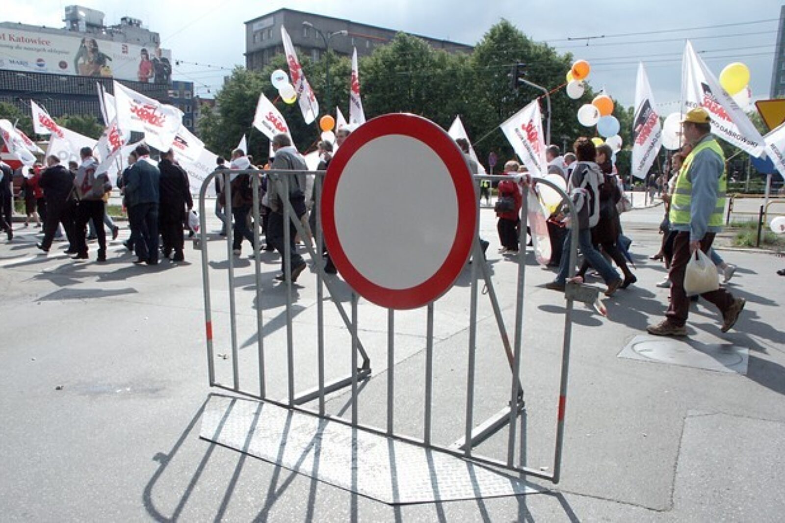 Demonstracja 2009 AB