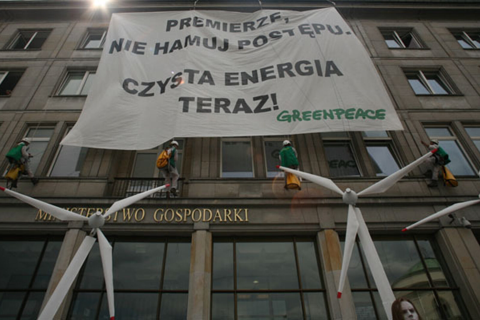 Greenpeace protest min gosp KONRAD KONSTANTYNOWICZ greenpeace