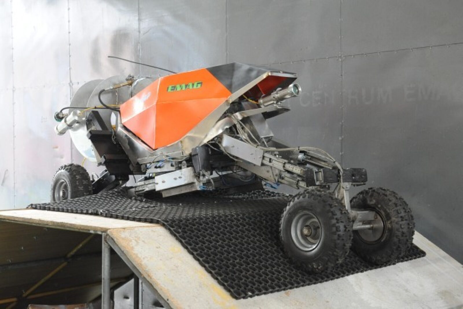 Robot emag