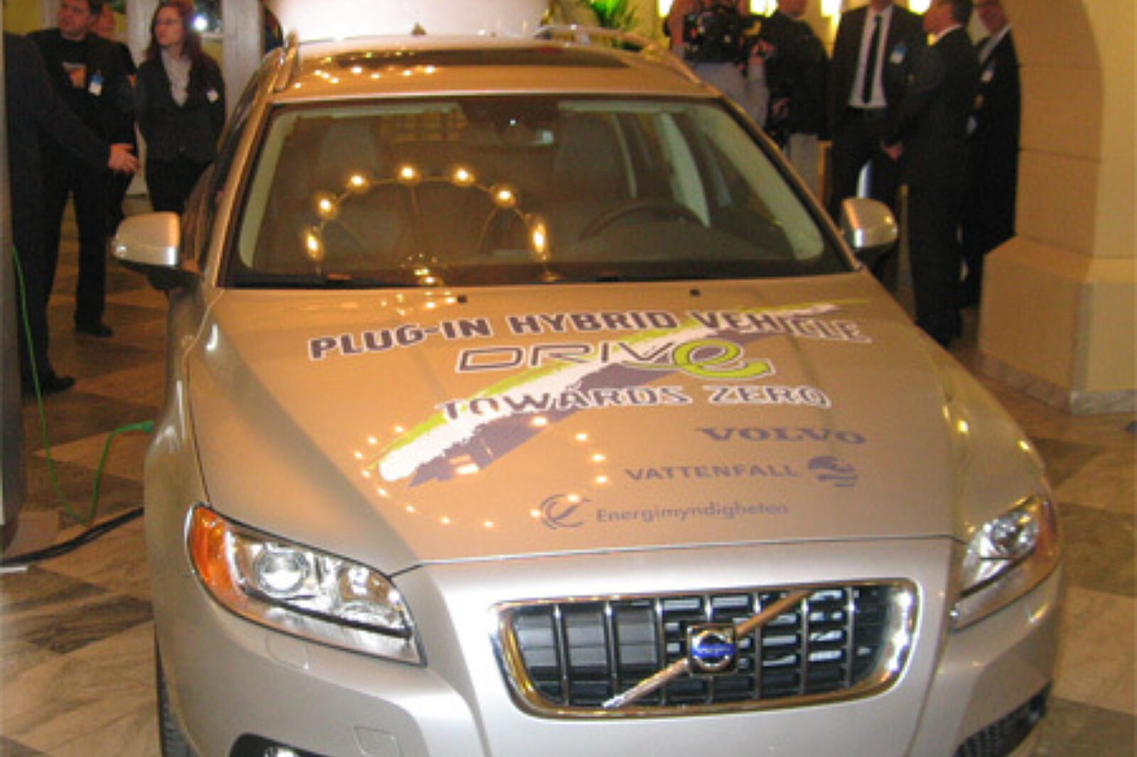 Volvo hybryda kaj