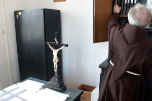 1332167548 zakonnicy 01