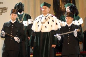 1346420684 tajdus4 gal