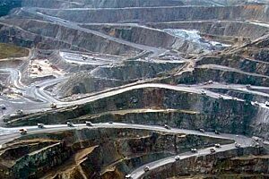 1367503931 grasberg wikimedia org