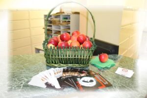 1385114299 jablko uniabracka