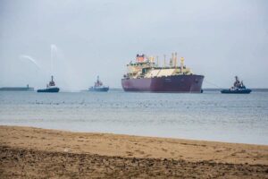 1450170390 lng pl 03