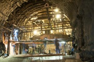 1464941536 leon iv szyb