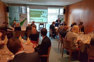 1511426998 pe pkee debata czarnecki